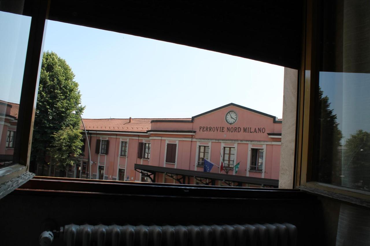 L'Appartamento Della Stazione Di Saronno Extérieur photo